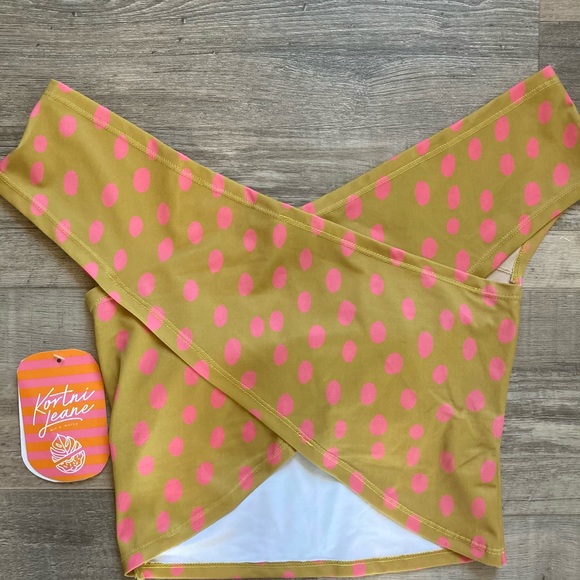 Kortni jeane lime dots off the shoulder bikini top - Picture 3 of 3